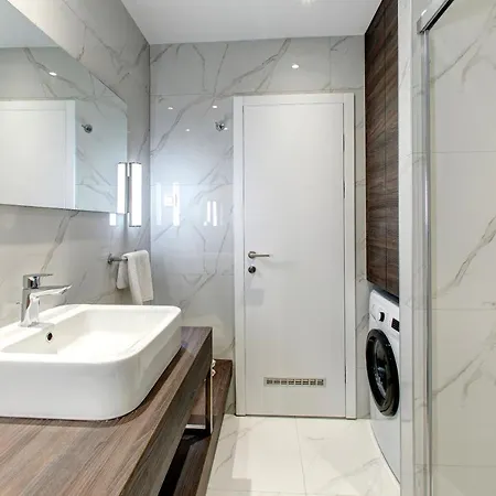 Four Blue Seasons - Luxury *