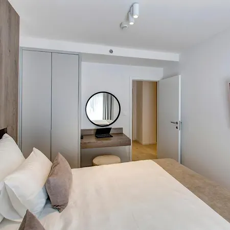 Four Blue Seasons - Luxury