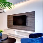 Four Blue Seasons - Luxury *
