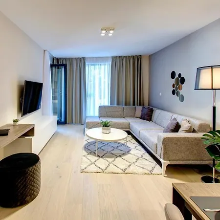 Four Blue Seasons - Luxury Apartment
