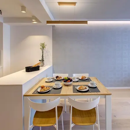 Four Blue Seasons - Luxury Apartment