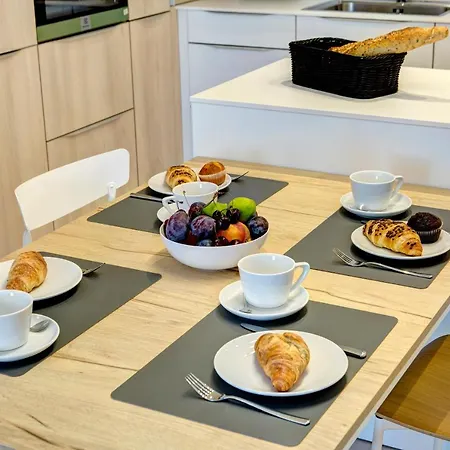 Four Blue Seasons - Luxury Apartment *