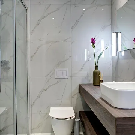 Four Blue Seasons - Luxury *