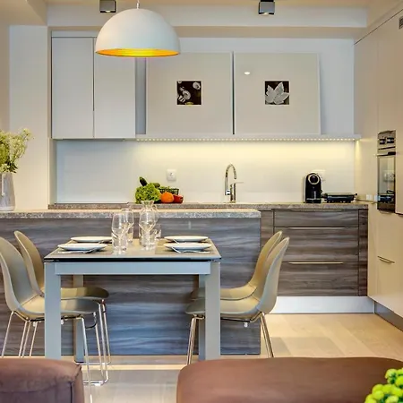 Four Blue Seasons - Luxury *