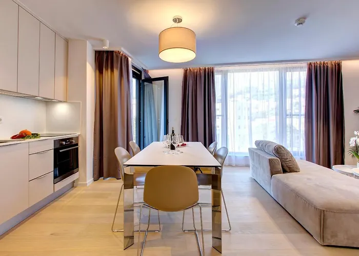 Four Blue Seasons - Luxury *