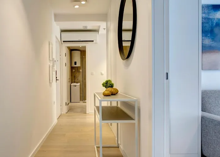 Four Blue Seasons - Luxury Apartment