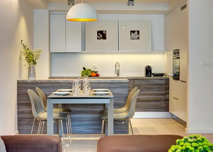 Four Blue Seasons - Luxury *