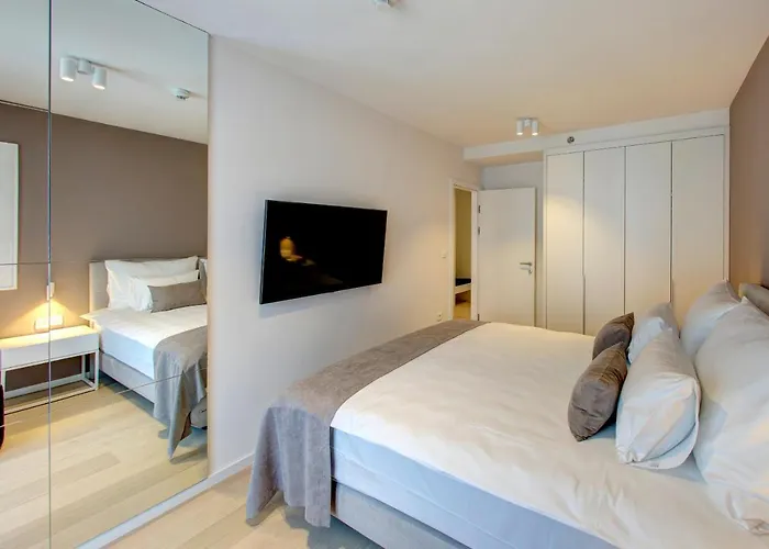 Four Blue Seasons - Luxury